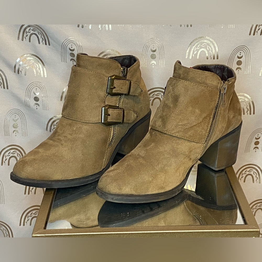 Hot Kiss Tan Ankle Boots Suede Finish